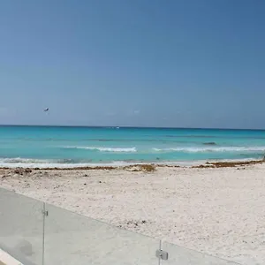 Front Renewed Cancún