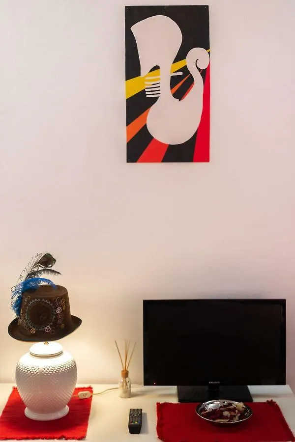 The Hatter'S Venice Apartment